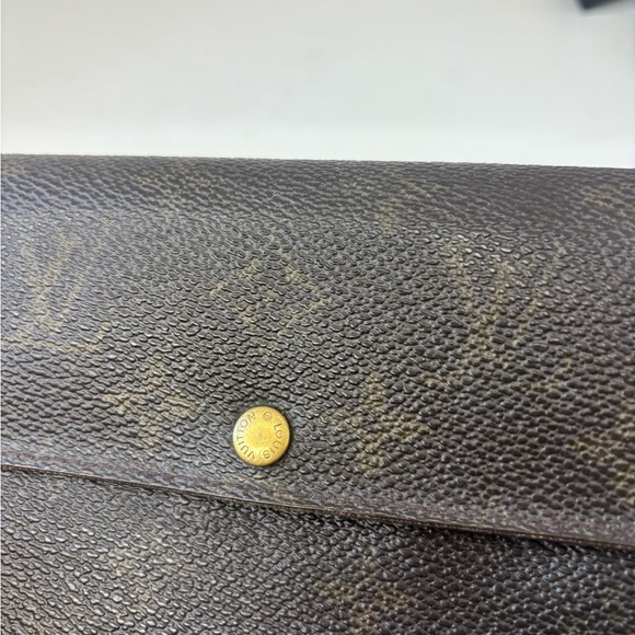 Authentic Louis Vuitton Brown Monogram Women's Wallet - Picture 5 of 16